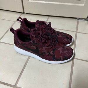 Men’s Nike Roshe Size 10.5 Like New